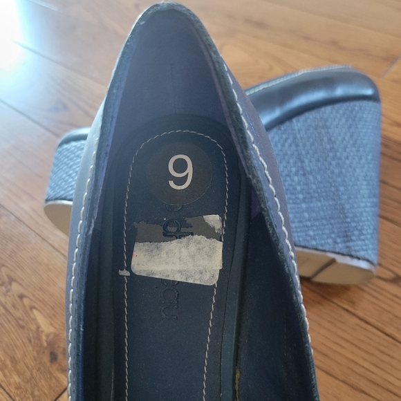 Shoes - Picture 5 of 5